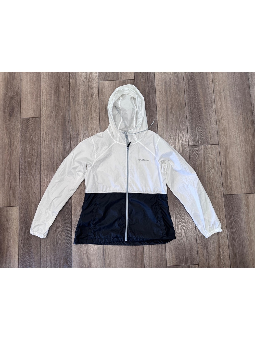Columbia Lightweight Hooded Windbreaker Jacket Black and White